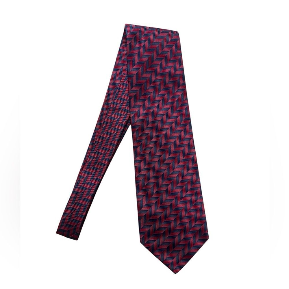 Valentino Navy Red 100% Silk Zig Zag Chevron Men’s Tie Business Office Luxury